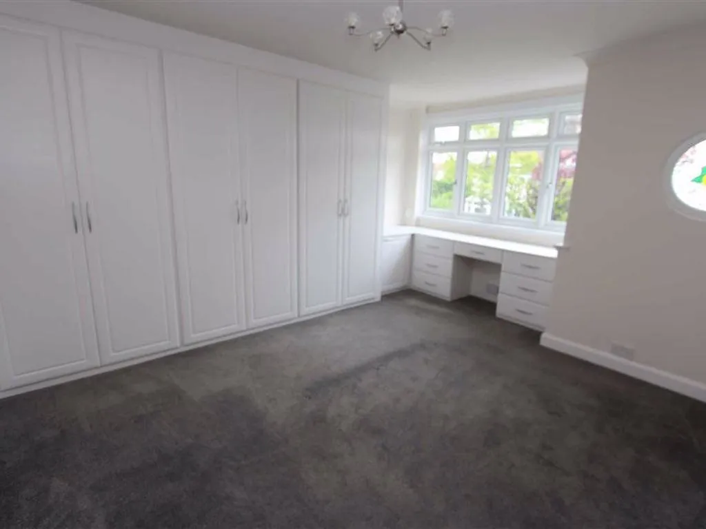 Dale View Avenue, North Chingford, London E4, photo 8
