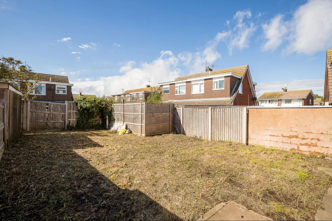 Violet Grove, Rhyl, LL18, photo 2