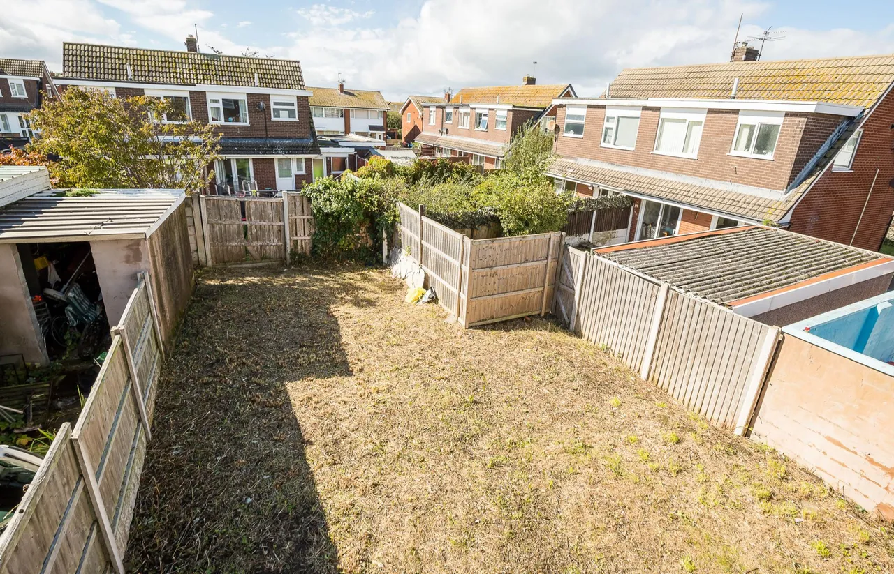 Violet Grove, Rhyl, LL18, photo 12