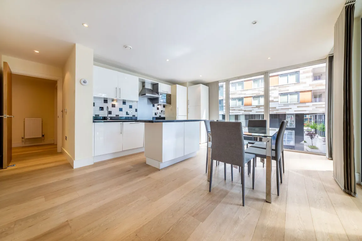 3 bed flat to rent — Lanterns Way, Canary Wharf