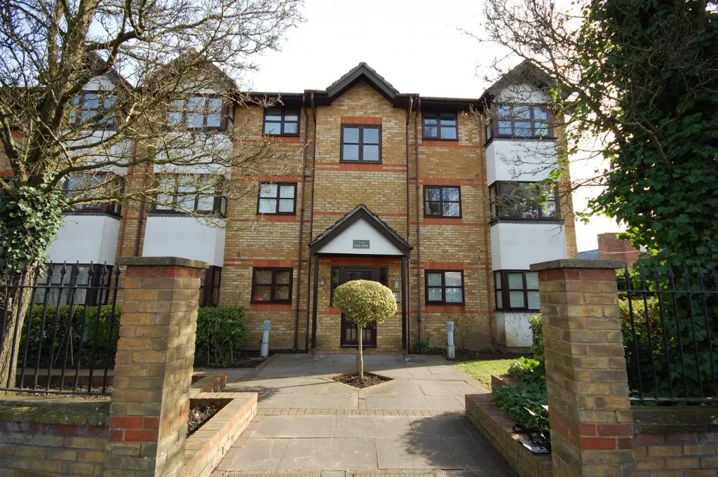 1 bed flat for sale, St Albans Road