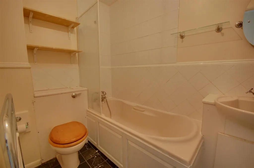 St Albans Road, photo 5