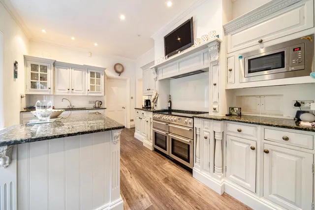 London Road, Camberley, GU15, photo 3