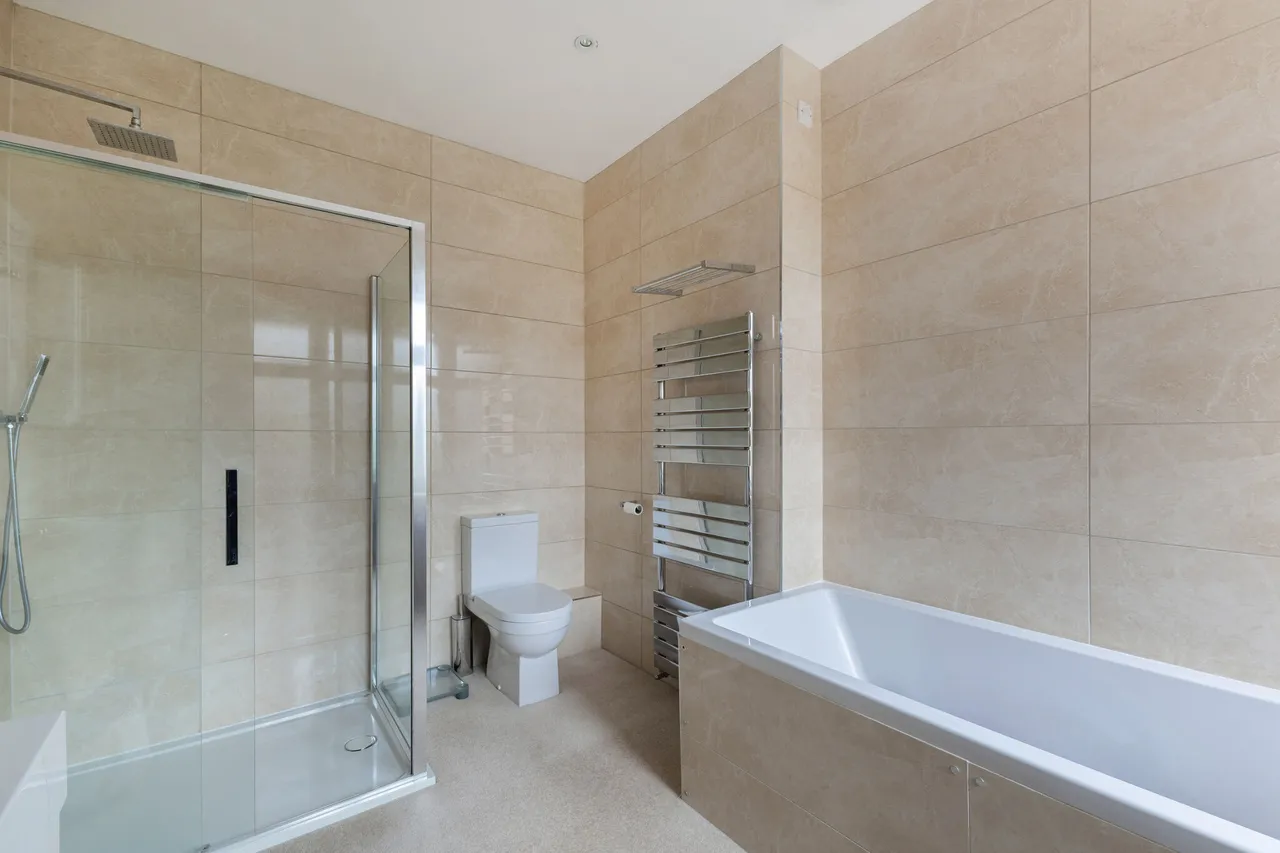 London Road, Camberley, GU15, photo 11