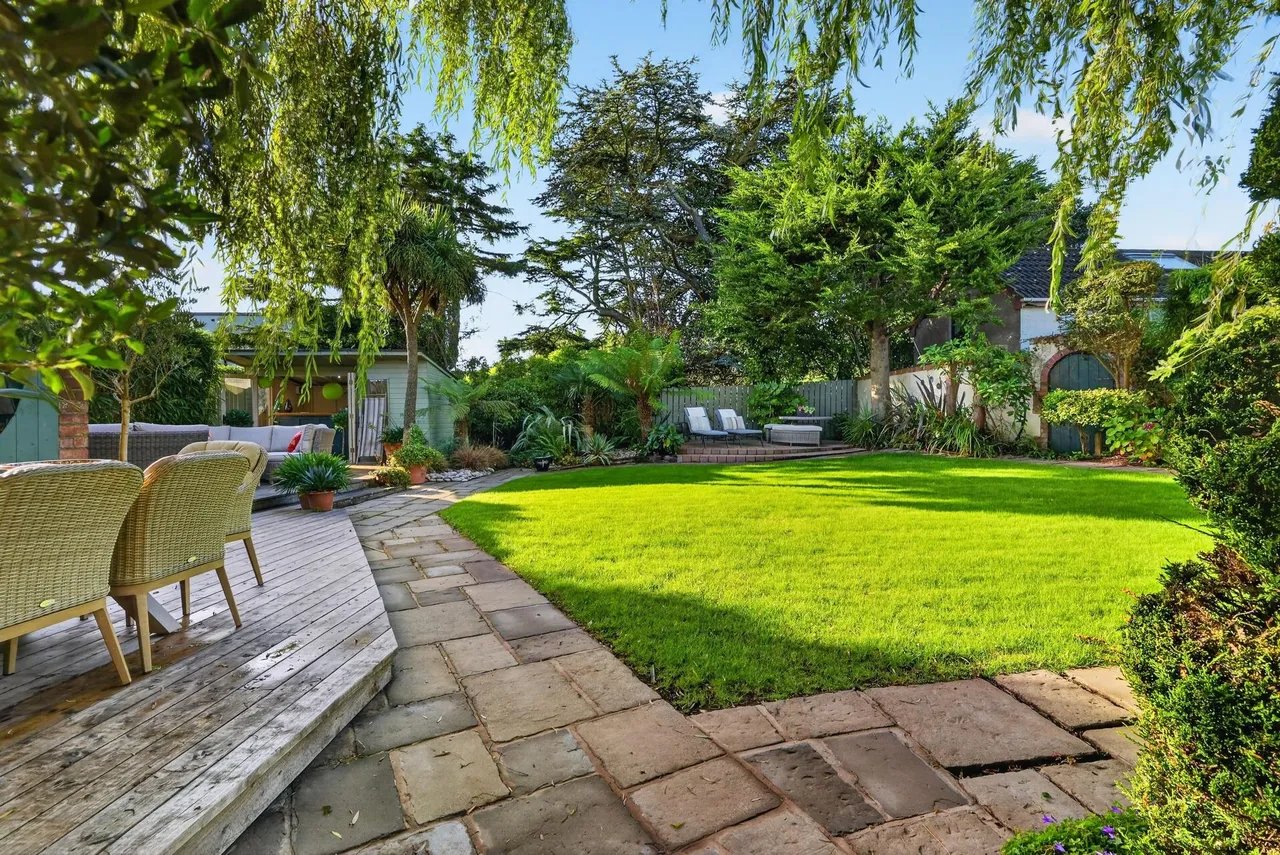Shandon Drive, photo 48