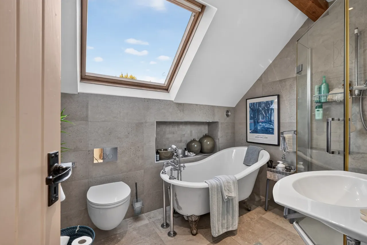 Shandon Drive, photo 35