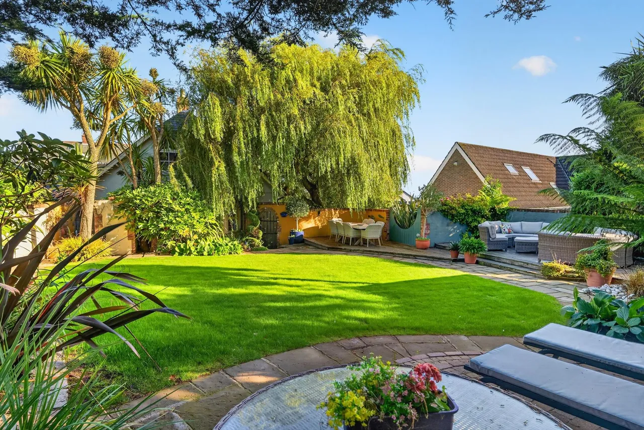 Shandon Drive, photo 49