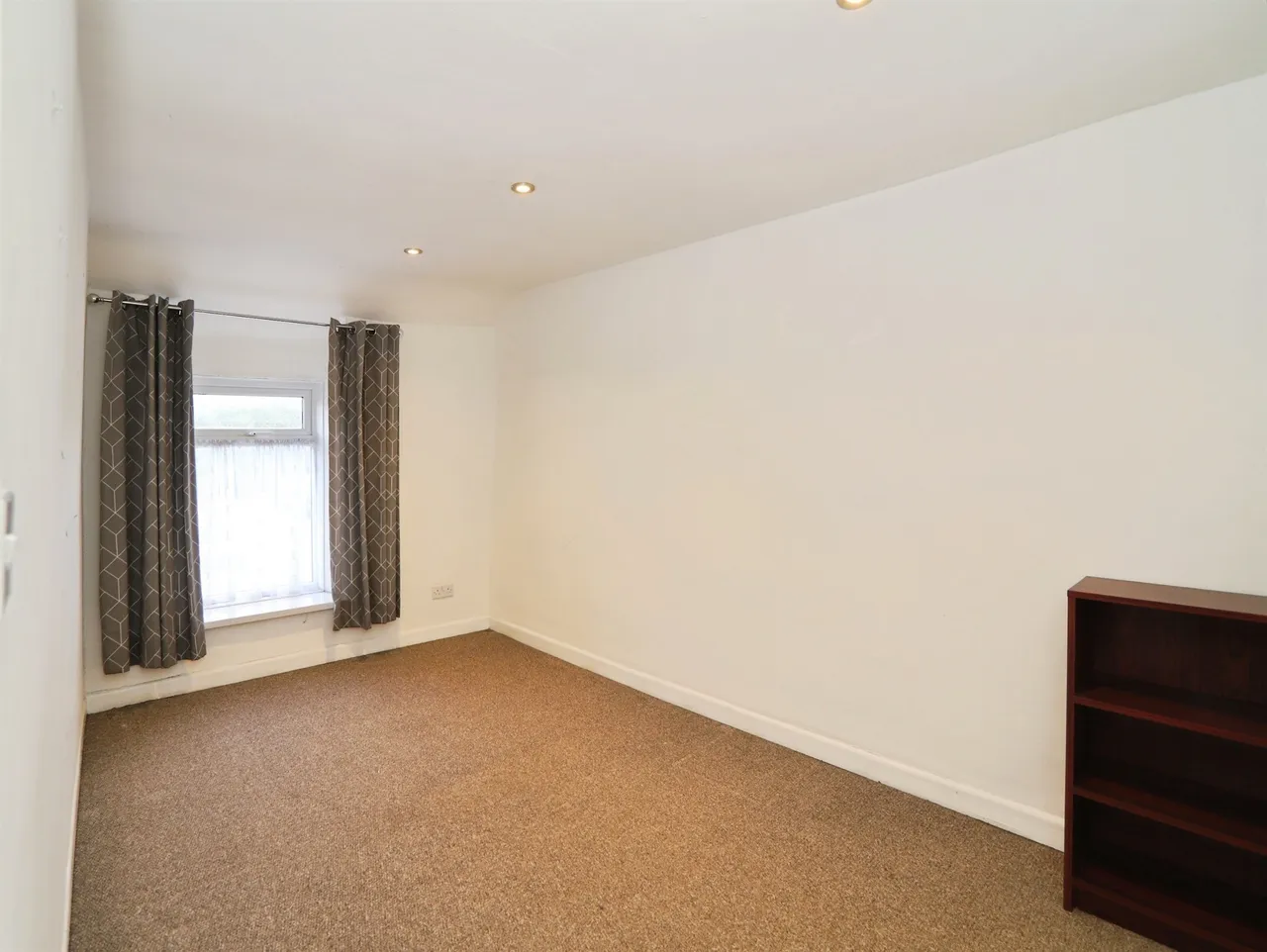 Cymmer Road, Porth, CF39, photo 6