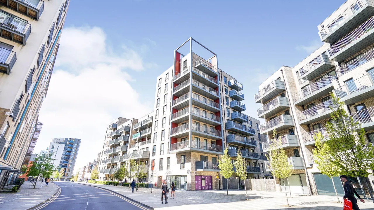 2 bed flat for sale, Charcot Road, Hitherwood Court, NW9