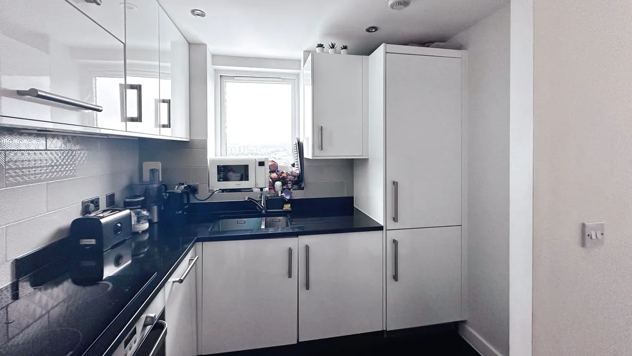 Charcot Road, Hitherwood Court, NW9, photo 5
