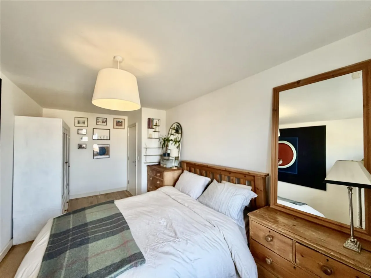 bed Apartment For SaleSalisbury Road, Southall, UB2, photo 5
