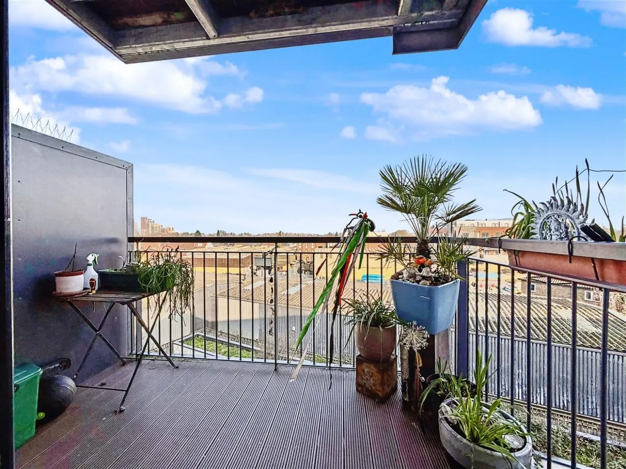 bed Apartment For SaleSalisbury Road, Southall, UB2, photo 6