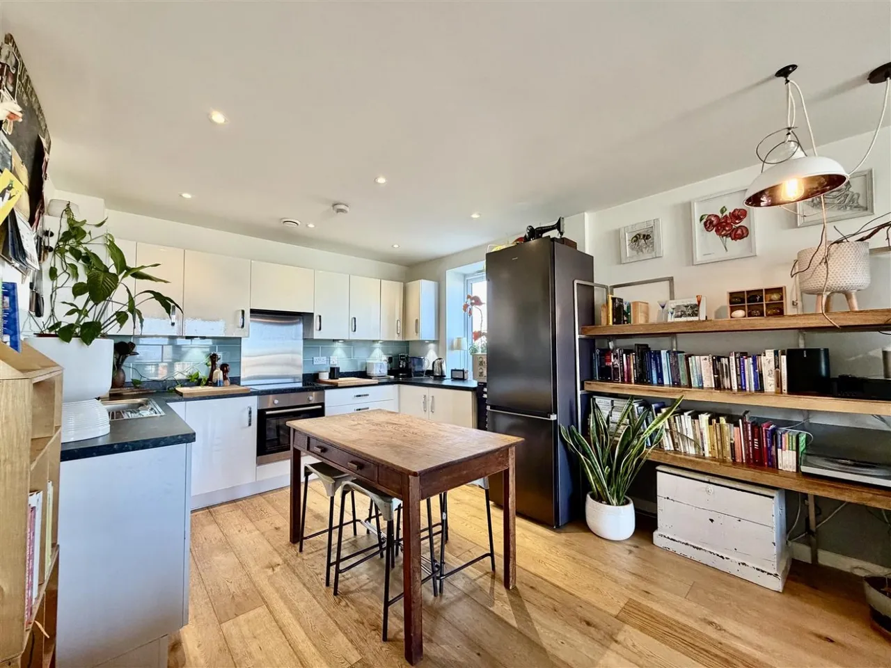 bed Apartment For SaleSalisbury Road, Southall, UB2, photo 4