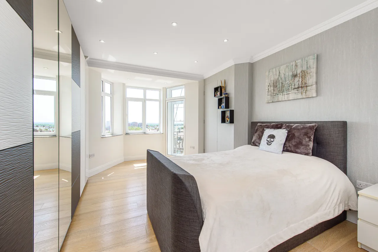 London, NW3, photo 13