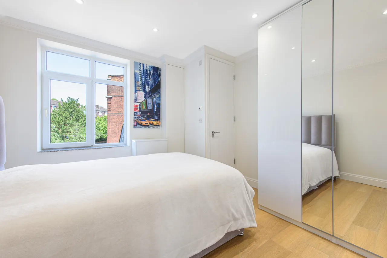 London, NW3, photo 15