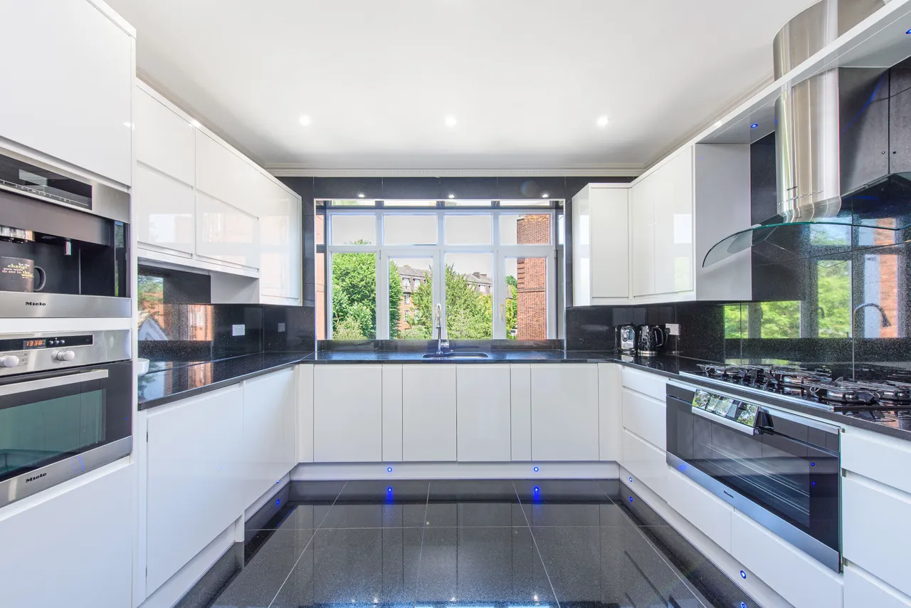 London, NW3, photo 12