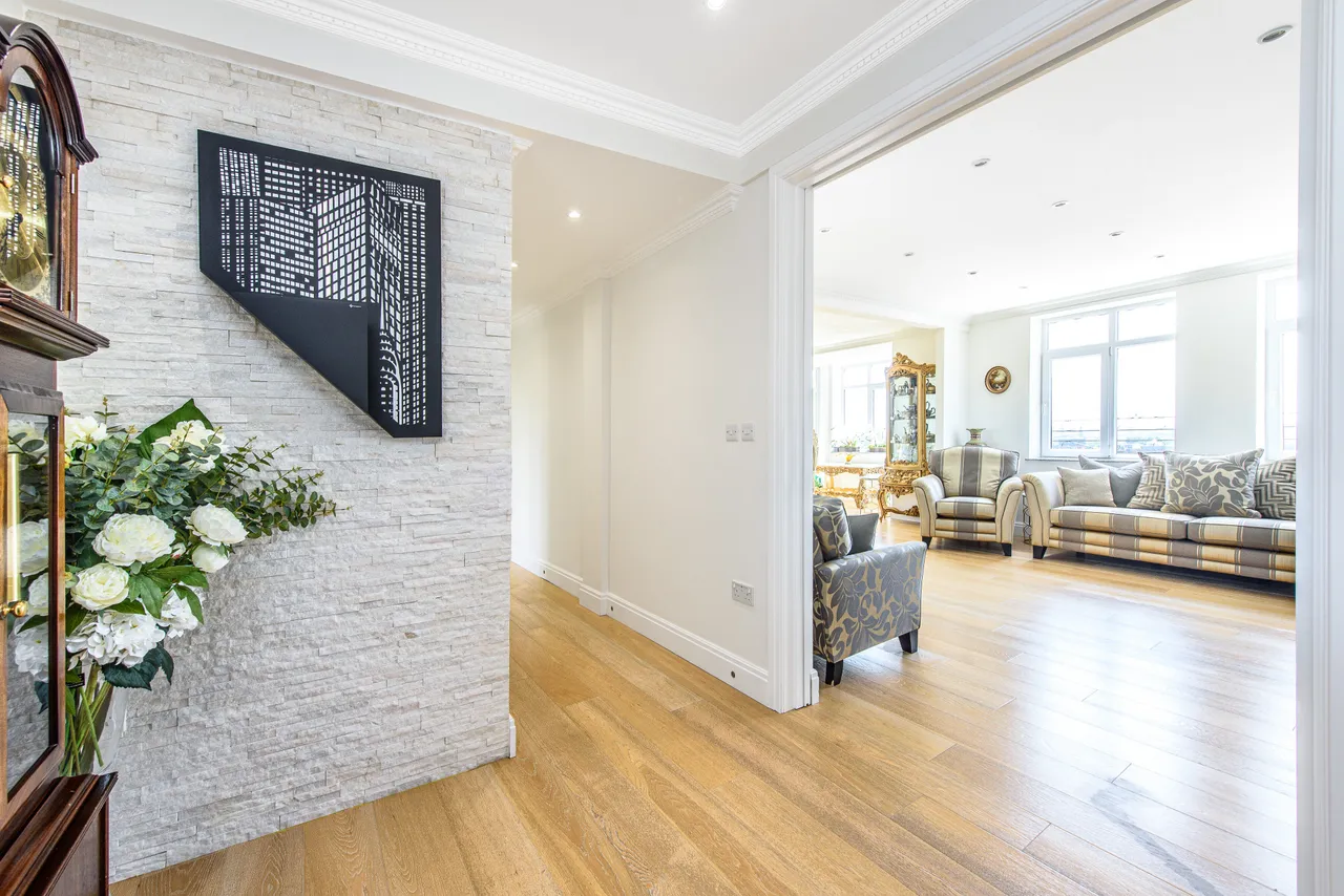 London, NW3, photo 22