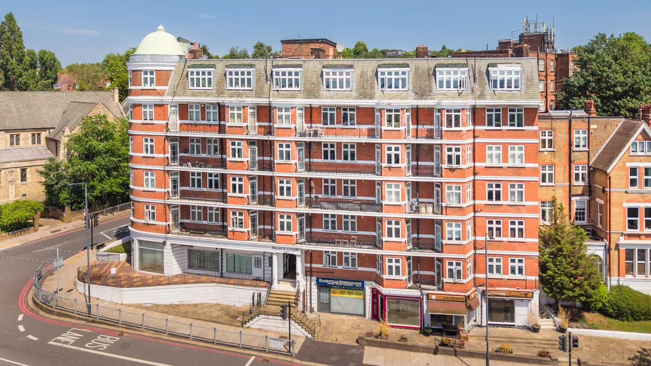 London, NW3, photo 3