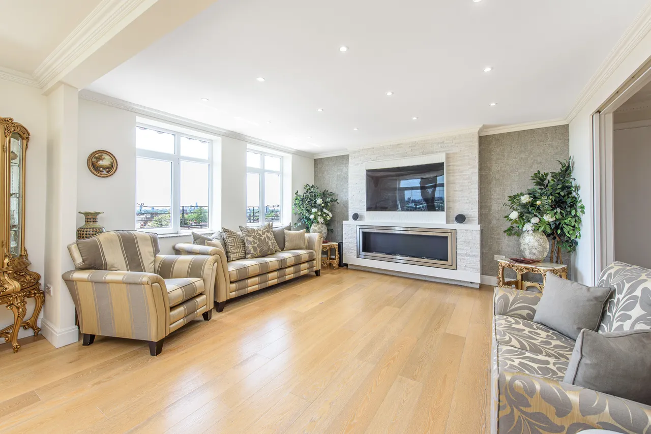 London, NW3, photo 2