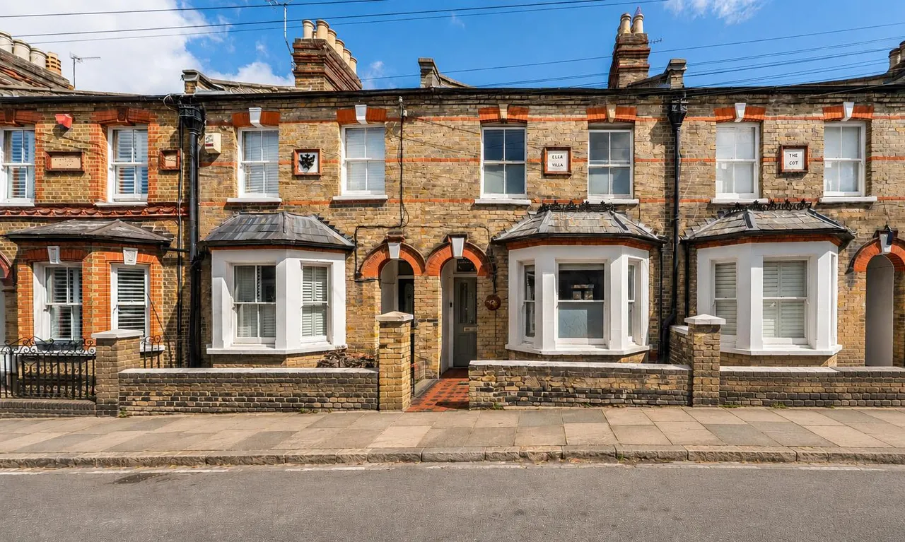 3 bed house for sale, Albany Road, Windsor