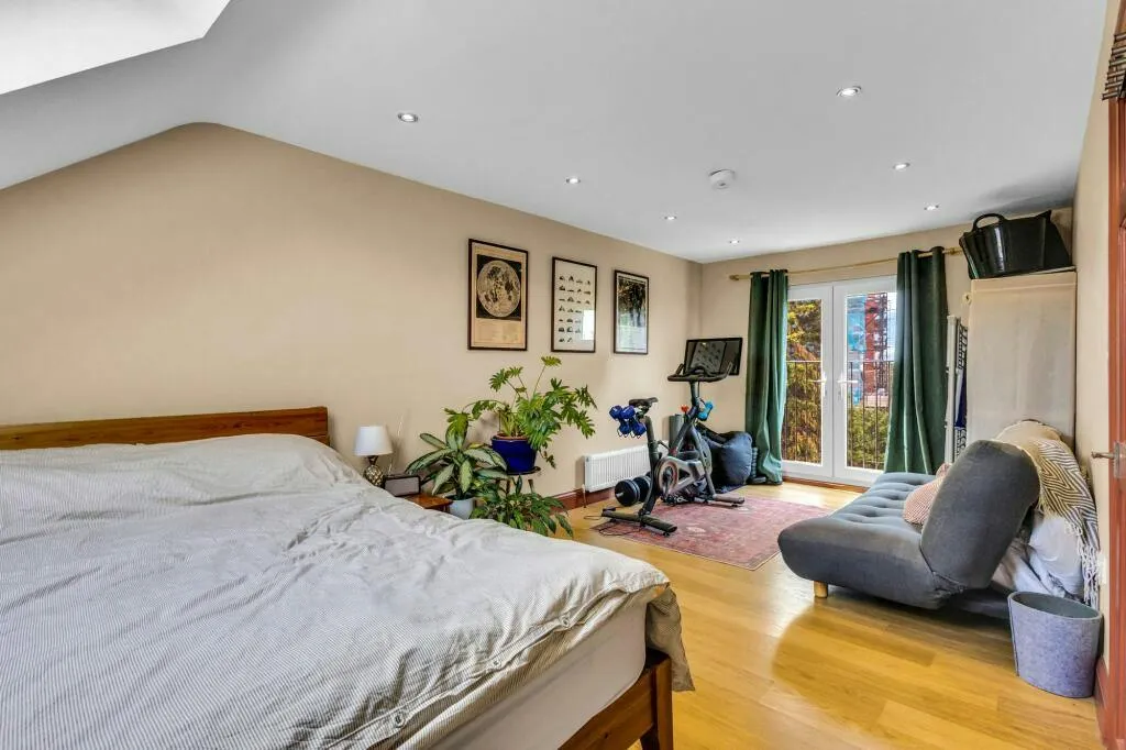 Hale End Road, London, E17, photo 11