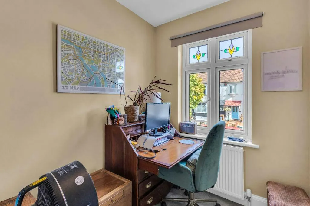 Hale End Road, London, E17, photo 10