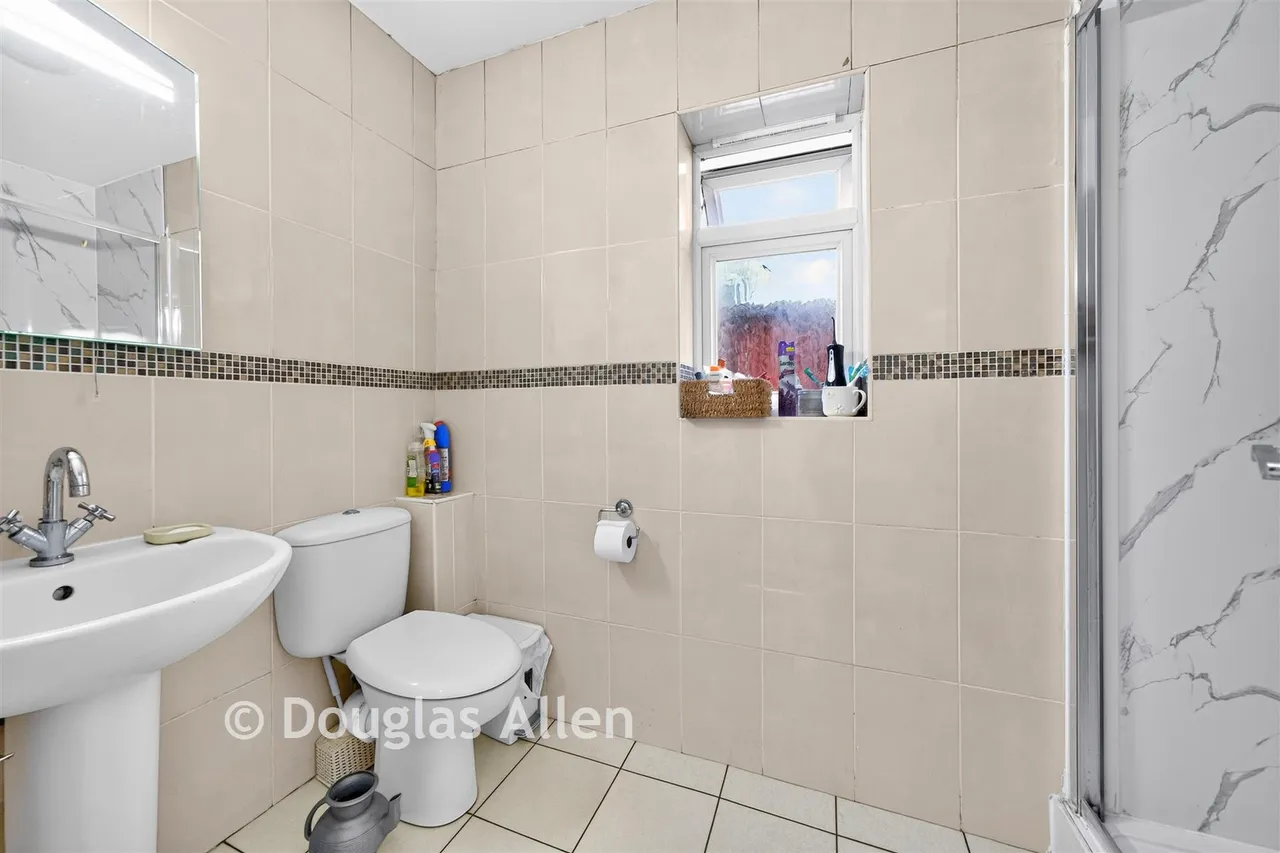 Forest Road, Ilford, IG6, photo 6