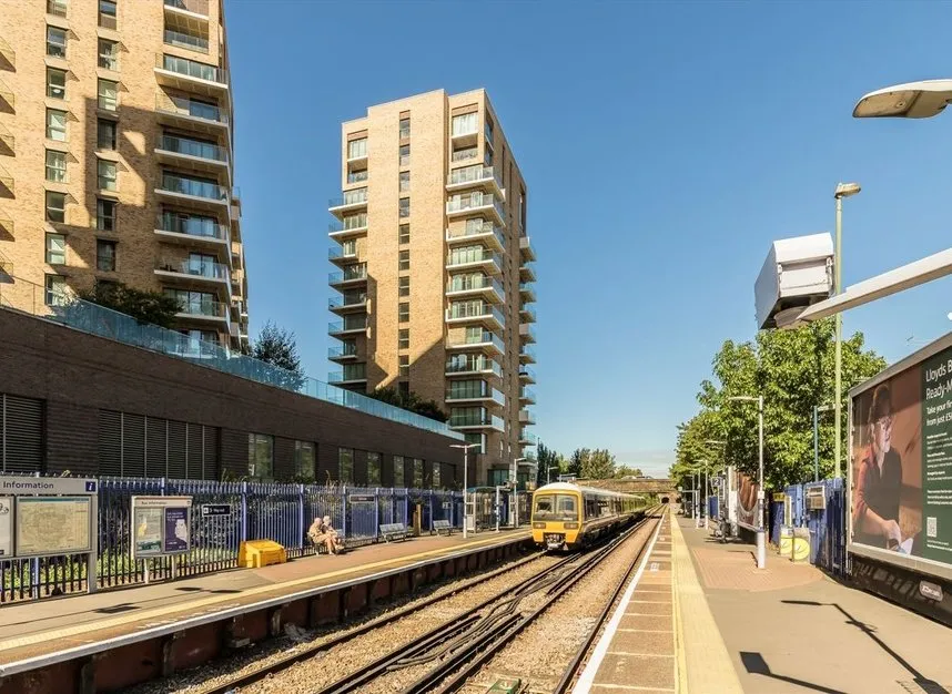 Pegler Square, Central Gardens, SE3, photo 7