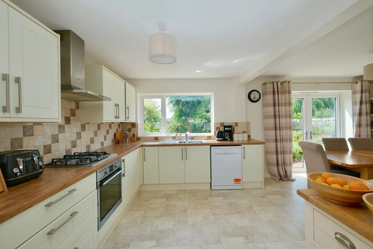 Ashton Close, Needingworth, PE27, photo 4