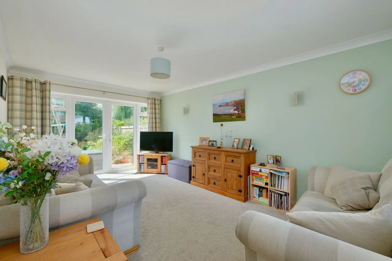 Ashton Close, Needingworth, PE27, photo 2
