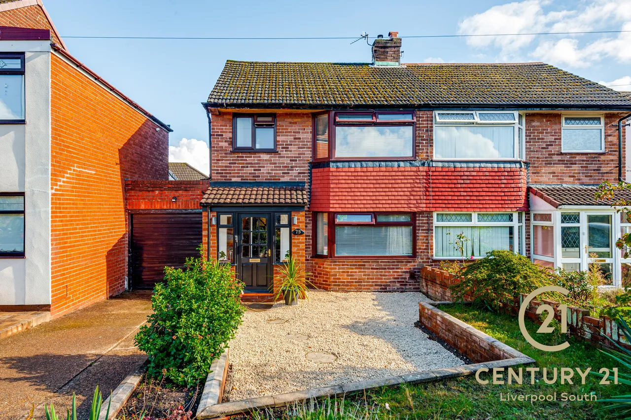 3 bed property for sale, Speke Road, Woolton, L25
