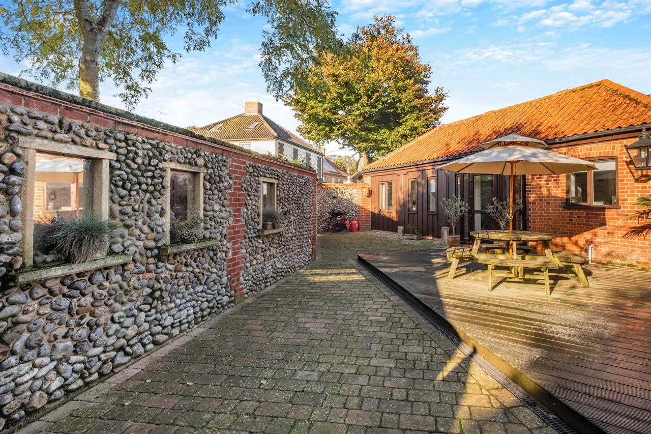 2 bed house for sale, Crown Loke, Southrepps, NR11