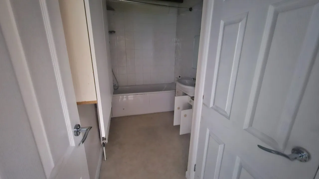 Castle Way, Feltham, TW13, photo 12