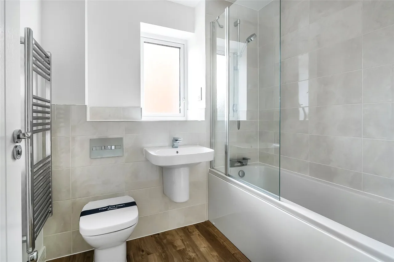 Pyrcroft Road, Chertsey, KT16, photo 13