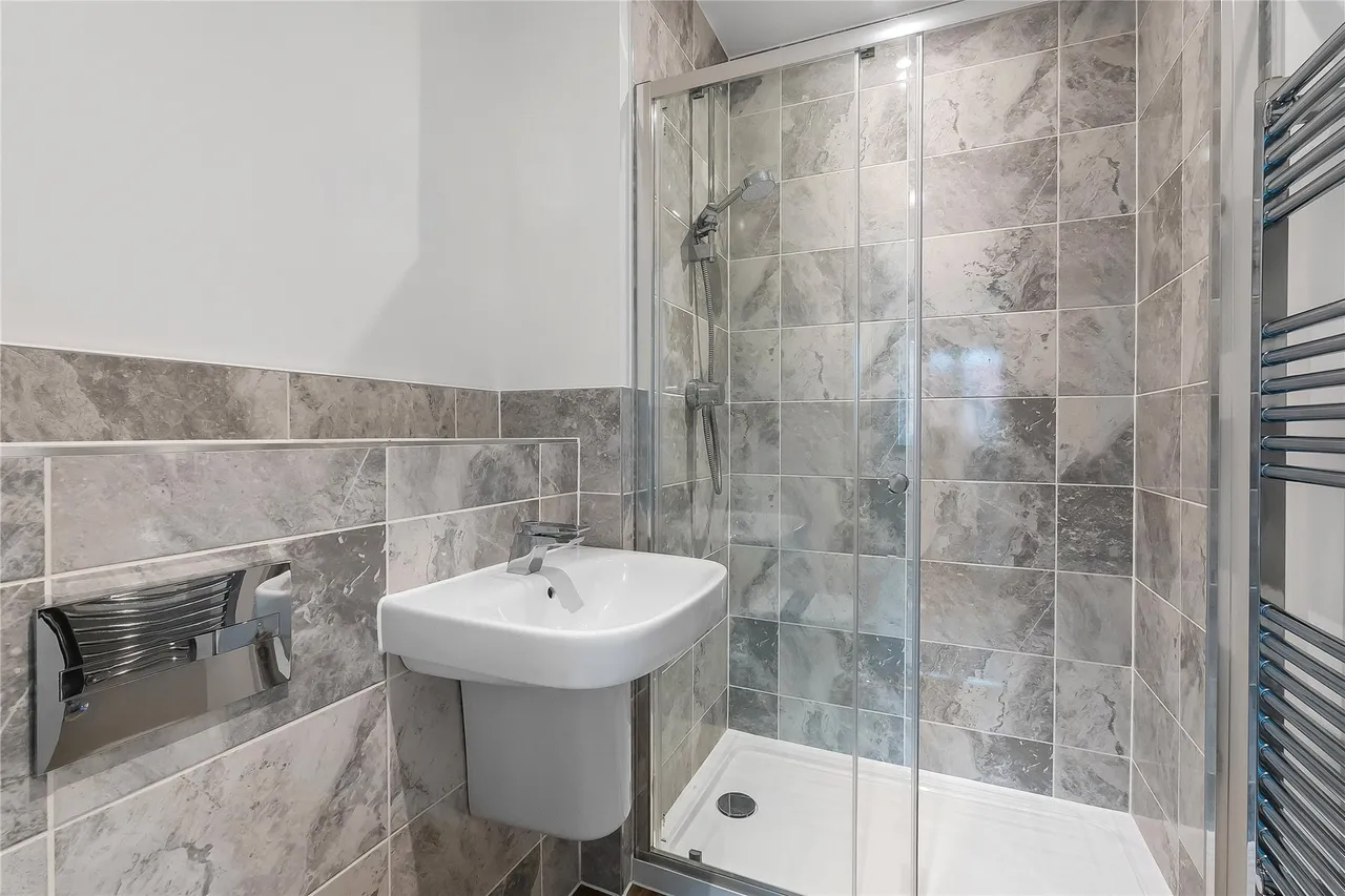 Pyrcroft Road, Chertsey, KT16, photo 8