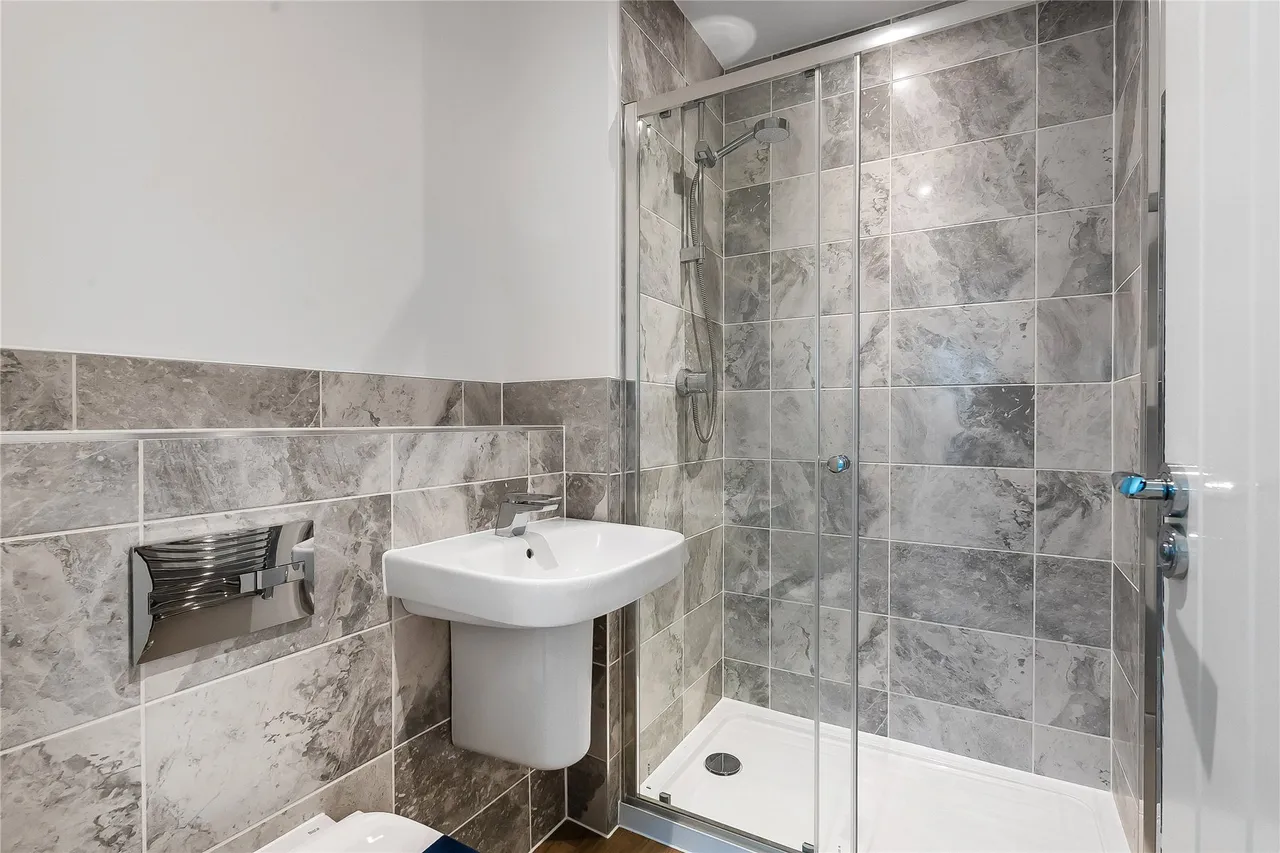 Pyrcroft Road, Chertsey, KT16, photo 10