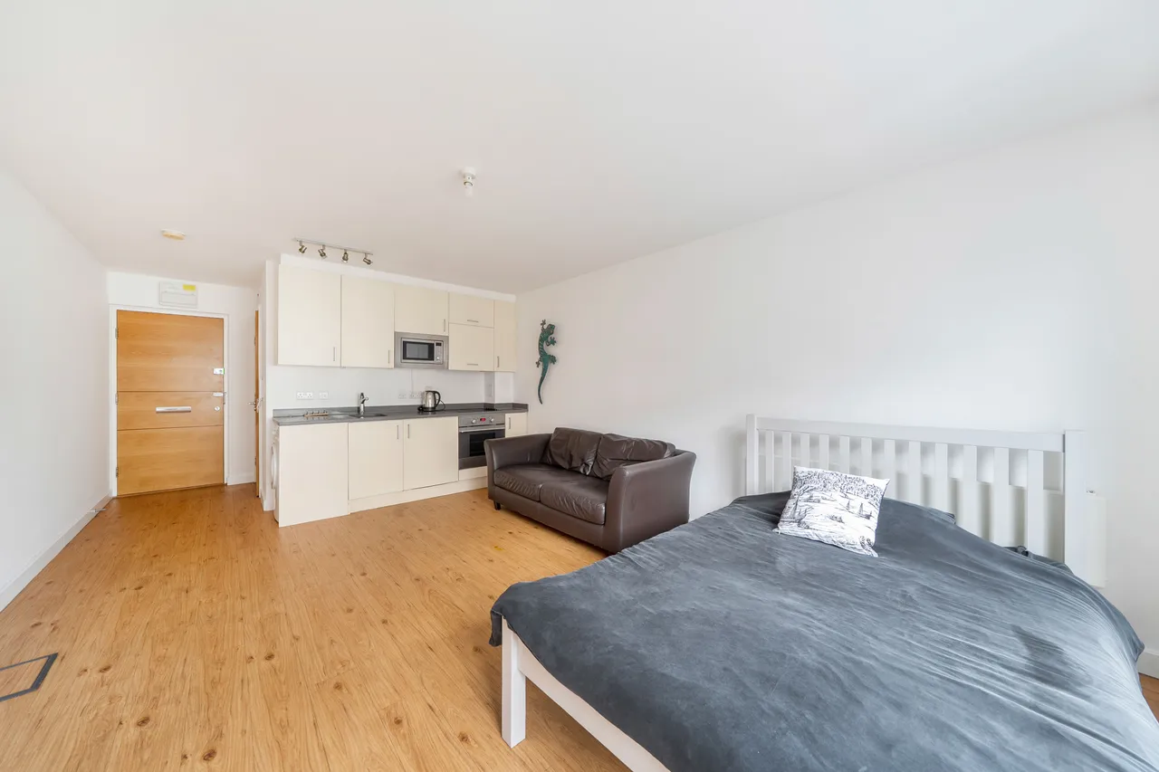 Flat 39, Battalion House, 22 Heritage Avenue, London, photo 6