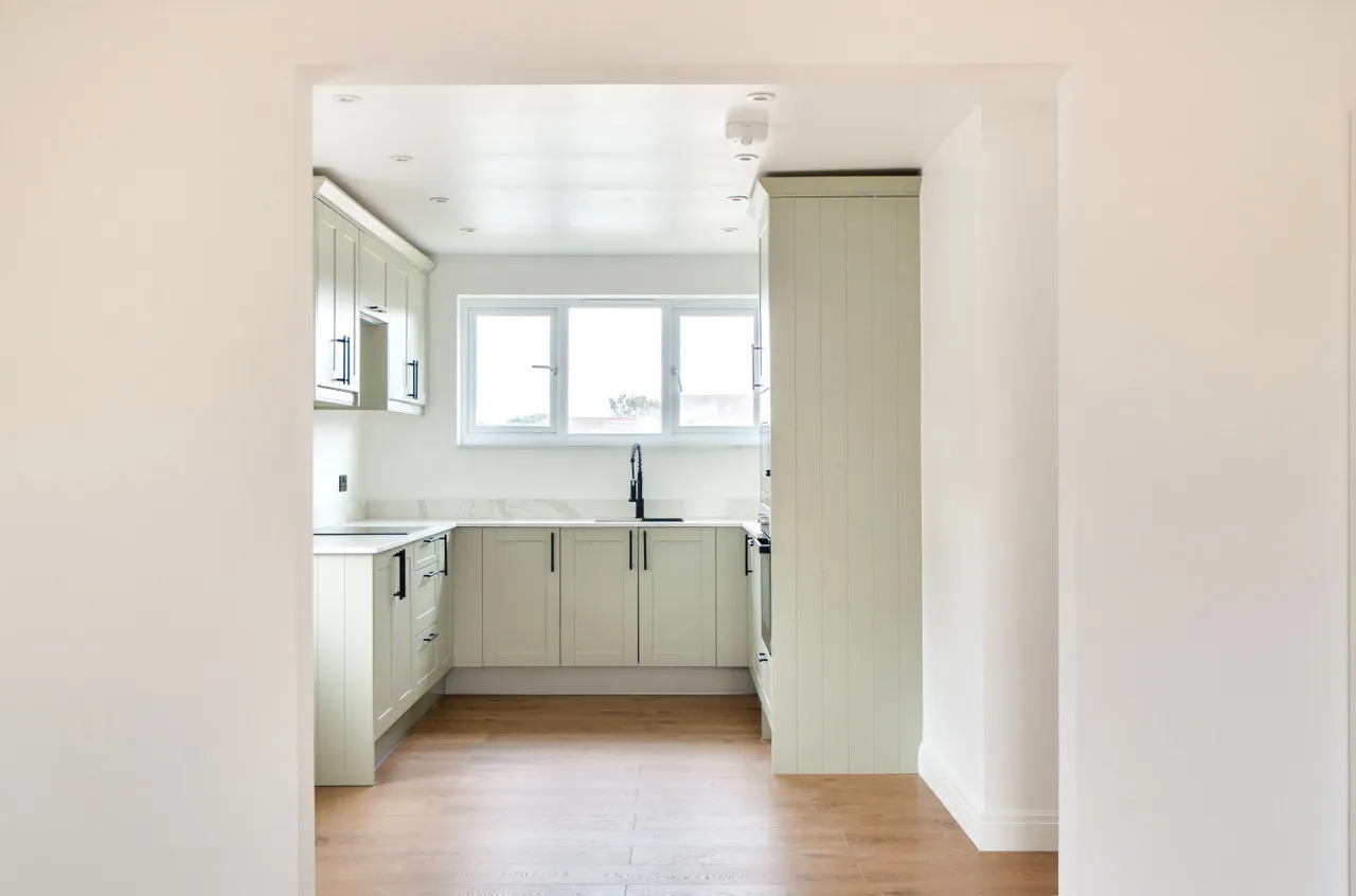 St Johns Drive, Walton On Thames, KT12, photo 10
