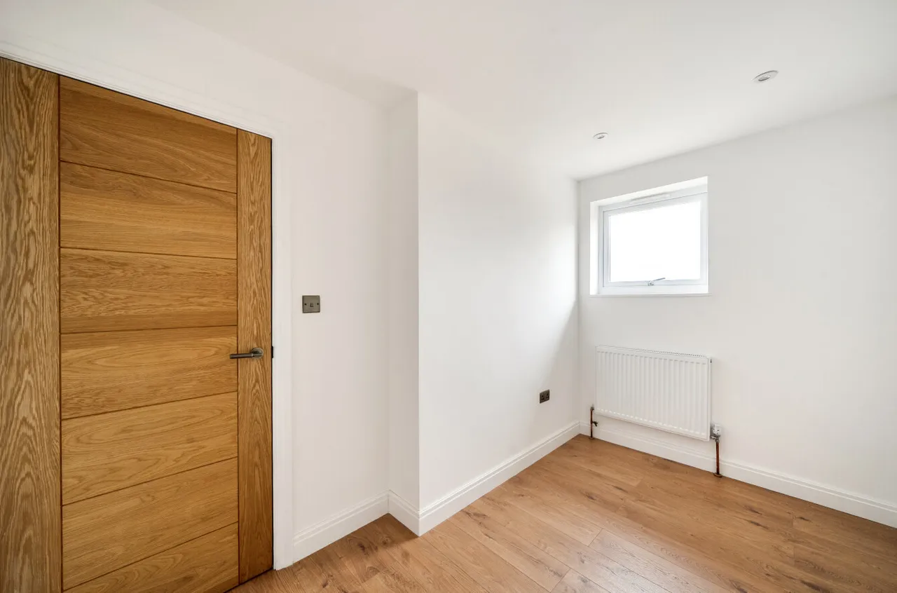 St Johns Drive, Walton On Thames, KT12, photo 20