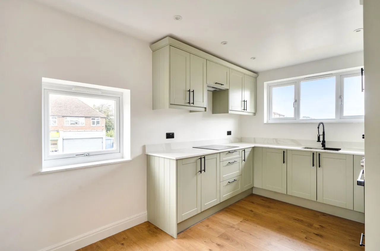 St Johns Drive, Walton On Thames, KT12, photo 21