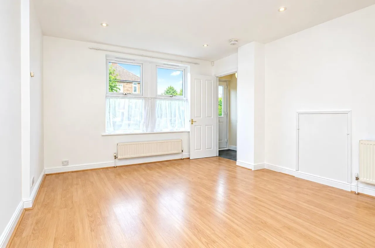 Brookwood Avenue, Eastleigh, SO50, photo 2