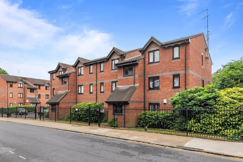 1 bed flat for sale — Rouel Road, London SE16 3SL