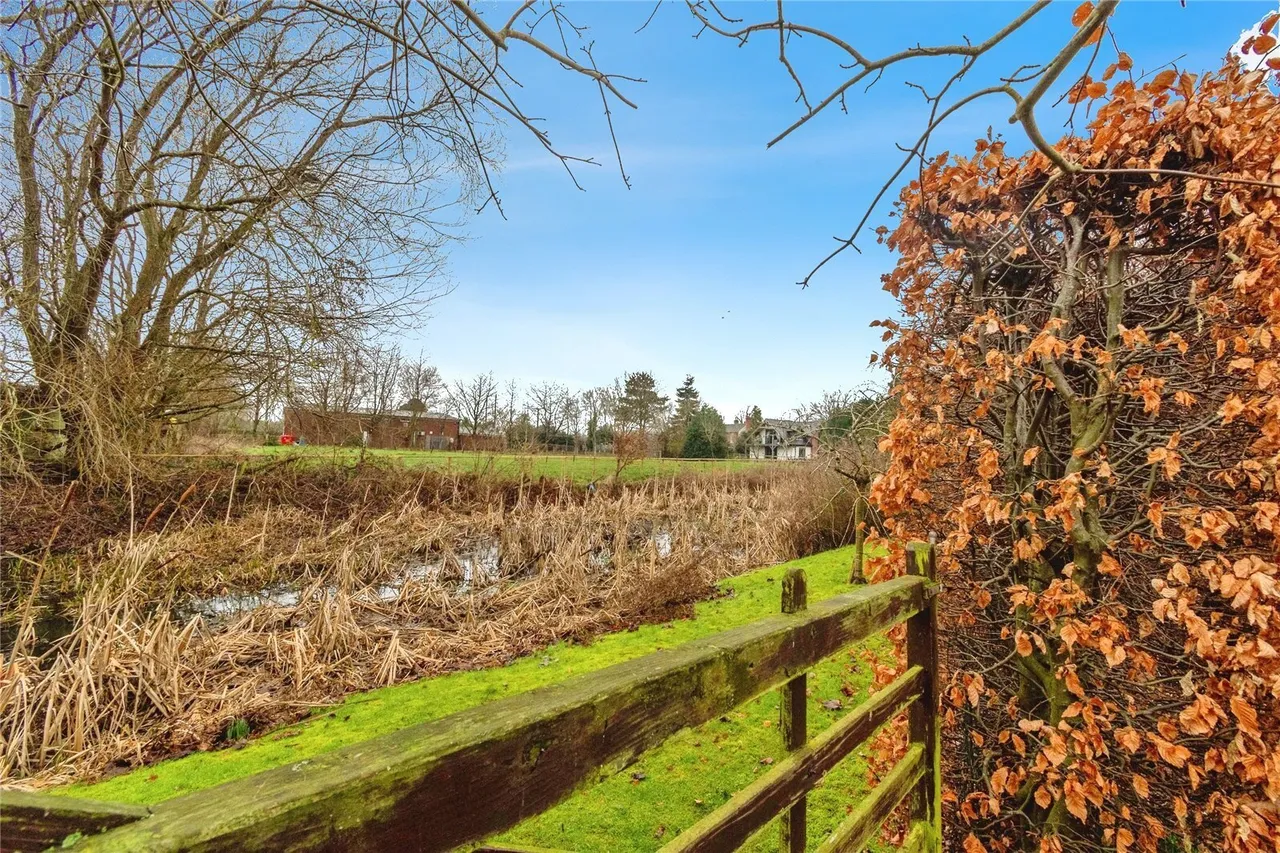 Queens Road, Calf Heath, Wolverhampton, Staffordshire, WV10, photo 26