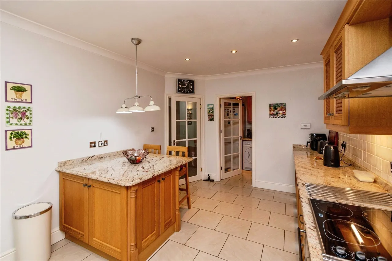 Queens Road, Calf Heath, Wolverhampton, Staffordshire, WV10, photo 6