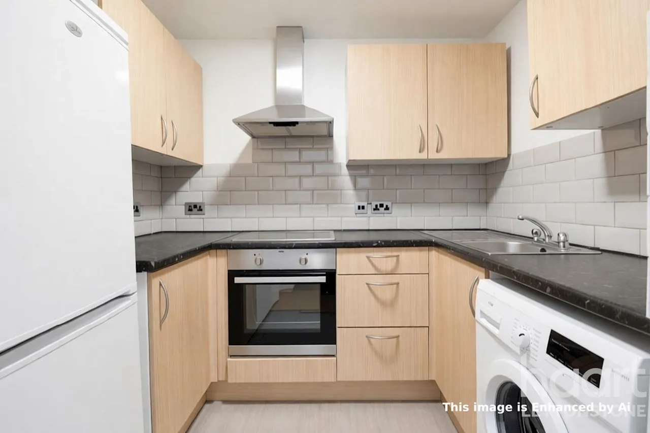 Trinity Close, London, E11, photo 7
