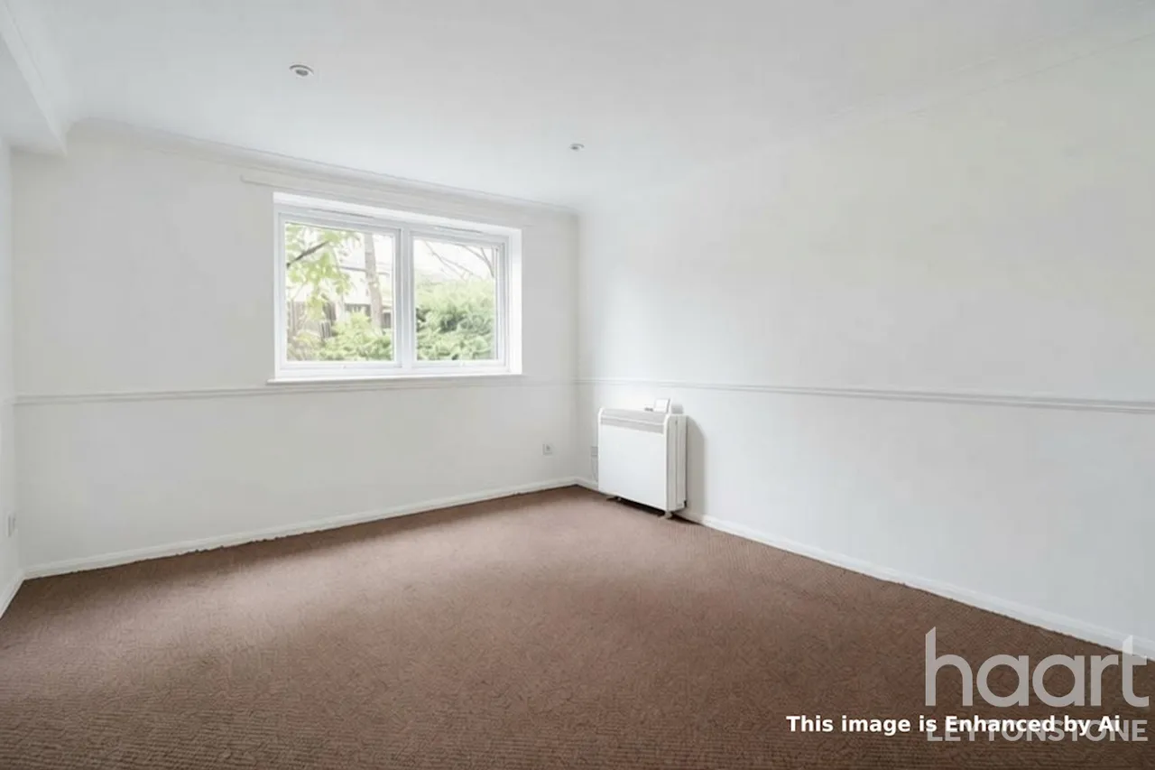 Trinity Close, London, E11, photo 6