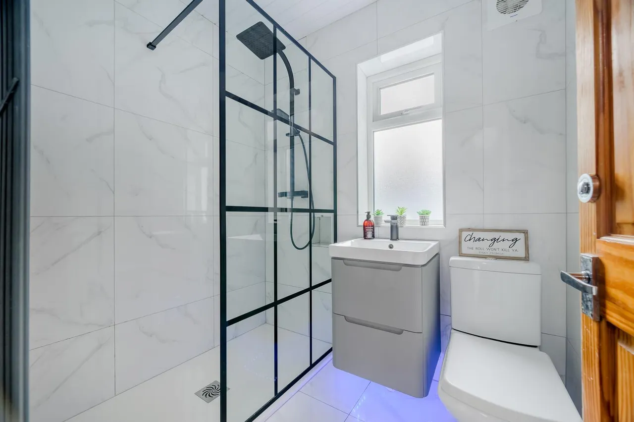 Priory End, holywood, BT18, photo 11