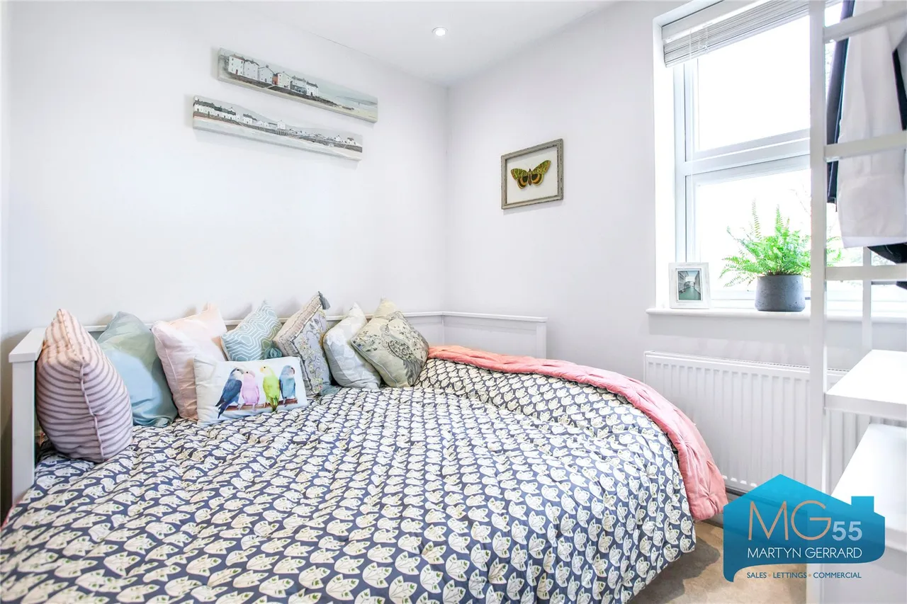 Alexandra Grove, North Finchley, N12, photo 15