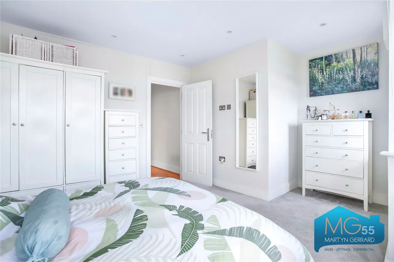 Alexandra Grove, North Finchley, N12, photo 13