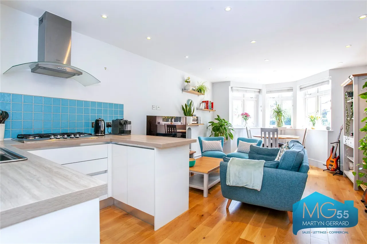 Alexandra Grove, North Finchley, N12, photo 19